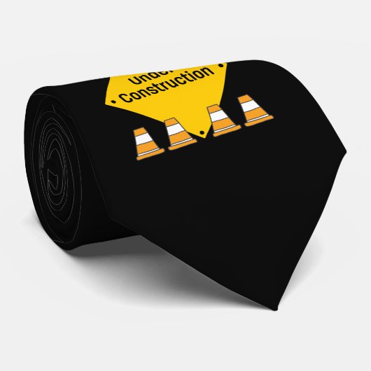 Cravate En construction avec des cônes (Roulé)