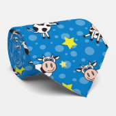 Cravate Étoiles bleues et points de vaches heureuses (Roulé)