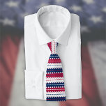 Cravate Étoiles et rayures - Patriotique - Rouge Bleu Bleu<br><div class="desc">Des rayures dans le vieux rouge de gloire,  vieux bleu de gloire et blanc cassé avec les étoiles. Utilisez l'outil "modifier la conception" si vous souhaitez ajouter du texte ou effectuer d'autres personnalisations.</div>