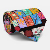 Cravate Fake Masterpiece Collection de timbres aléatoires (Roulé)