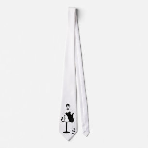 Cravate Femme sur table