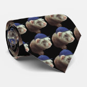 Cravate Ferret portant Casquette (Roulé)