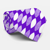 Cravate Feuilles texturés 03 Diagonal - Blanc sur violet (Roulé)