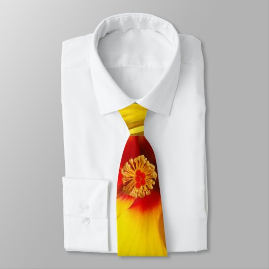 Cravate Fleur d'Hibiscus jaune (Attaché)