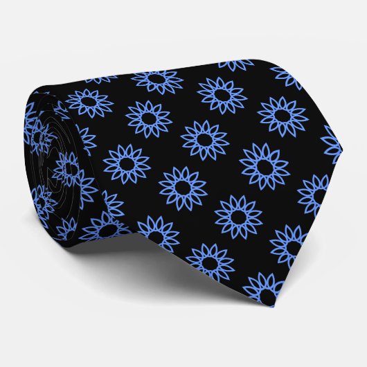Cravate Fleur géométrique 01 - Bébé bleu sur noir (Roulé)