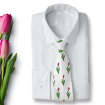Cravate Fleur pastel de Tulipe rouge botanique<br><div class="desc">Un cravate avec un motif de fleurs de tulipe rouge botanique illustration en couleurs pastel sur un arrière - plan blanc : un cadeau parfait pour un amoureux des fleurs. La tulipe est la fleur de naissance d'avril, la fleur d'Aries et est une signification symbolique de l'amour parfait et profond....</div>