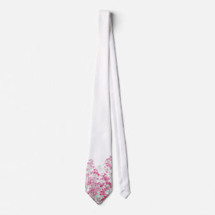Cravate Fleurs blanches avec motif de fleurs sauvages rose