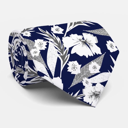 Cravate Fleurs blanches, bleu et blanc. (Roulé)