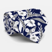 Cravate Fleurs blanches, bleu et blanc. (Roulé)