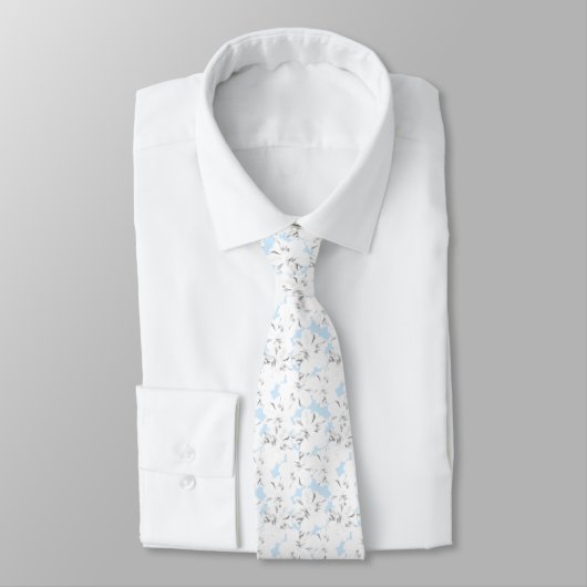 Cravate Fleurs blanches sur bleu clair. (Attaché)