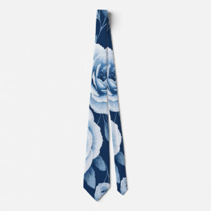 Cravate Fleurs bleu clair délicates sur fond bleu foncé