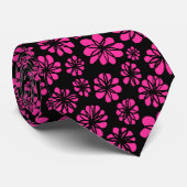 Cravate Fleurs - Rose chaud sur noir (Roulé)