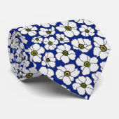 Cravate Fleurs Sauvages Modernes Sur Fond Bleu  (Roulé)