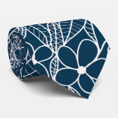 Cravate Fleurs tropicales bleu foncé et blanc (Roulé)