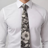 Cravate florale noire et blanche classique