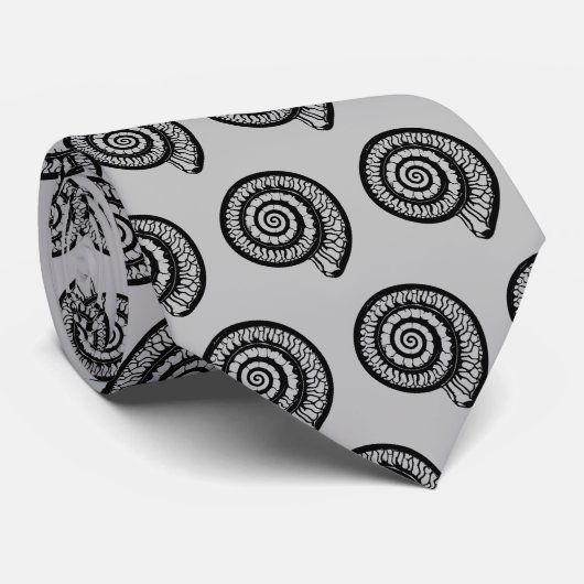 Cravate Fossil ammonite, coquillage spiral en gris et noir (Roulé)