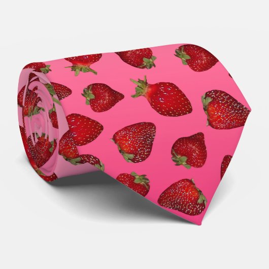Cravate Fraises flottant dans le lait (Roulé)