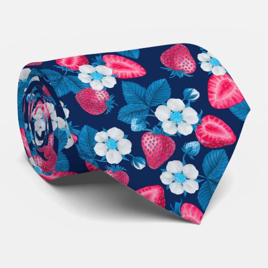 Cravate Fraises roses sur bleu (Roulé)