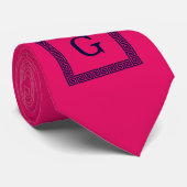 Cravate Framboise, Clé grecque bleue marine #1 Monogramme (Roulé)