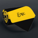 Cravate Funny Classic Bumble Bee Stripes Motif rayé<br><div class="desc">Un design motif classique à rayures larges mignonnes,  avec des rayures noires et jaunes inspirées des bees de bosse. Personnalisez-le facilement à votre texte ou à votre nom ! - conçu avec les Zaubershirts -</div>