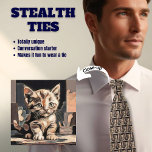 Cravate furtif chaton Abstrait<br><div class="desc">De loin, ça ressemble à une cravate d'homme typique, mais tout près c'est KITTEN LOVE. Conçu en gris muet et marron. contenu généreux.</div>