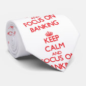 Cravate Gardez le calme et le foyer sur des opérations (Roulé)