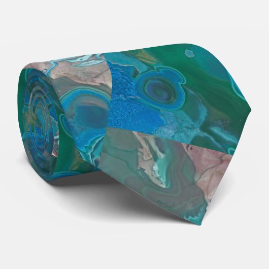 Cravate Gemstone Abstrait Motif Bleu foncé Vert Gem (Roulé)