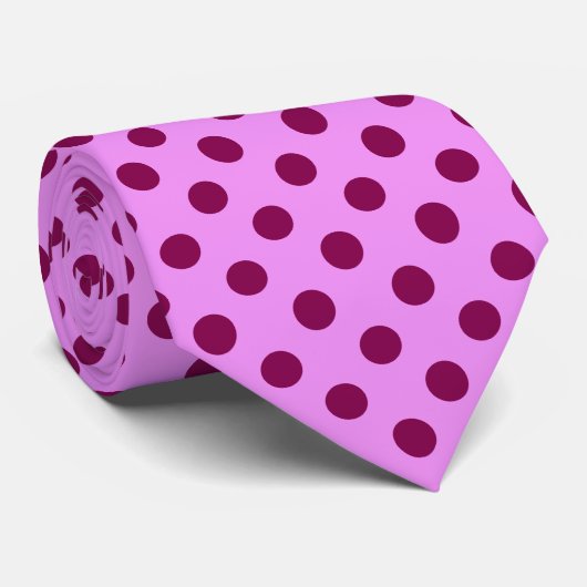 Cravate Grands points rétro - prune sur un arrière - plan  (Roulé)