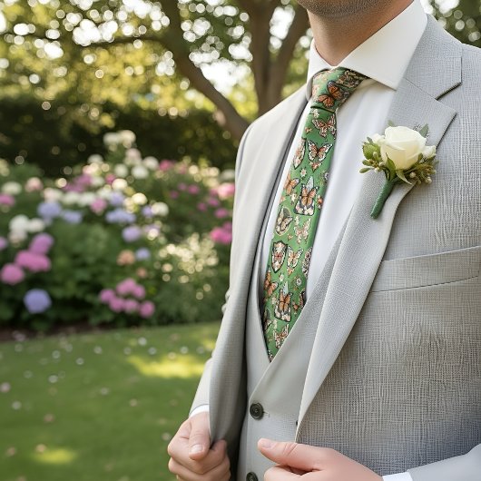 Cravate Green Butterfly Pattern for Nature Lovers