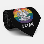 Cravate Hail Gay Satan Funny Goth Gothique Goat LGBTQ (Roulé)