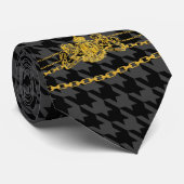 Cravate Houndstooth Gold Emblem Chain Trim Black Grey (Roulé)