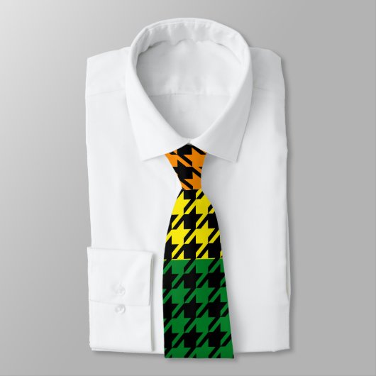 Cravate Houndstooth Pride sur un Arrière - plan noir (Attaché)