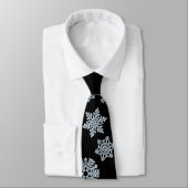 Cravate Icy White Frozen Snowflake Élégant Noir Noël (Attaché)