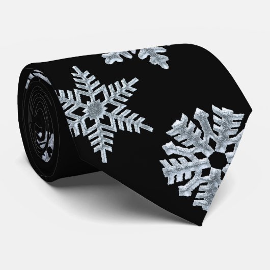 Cravate Icy White Frozen Snowflake Élégant Noir Noël (Roulé)