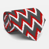 Cravate Ikat Chevron Stripes - Rouge, Blanc et Gris / Gris (Roulé)