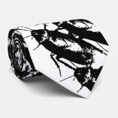 Cravate infesté de cafard (Roulé)