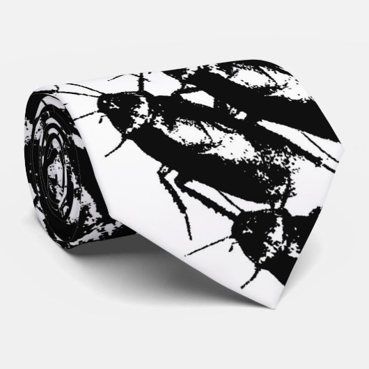 Cravate infesté de cafard (Roulé)