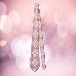 Cravate Jacquard Motif rose et violet<br><div class="desc">Êtes-vous fan d'un motif Jacquard ? Cette cravate a un motif Jacquard rose et violet aux accents noirs.</div>