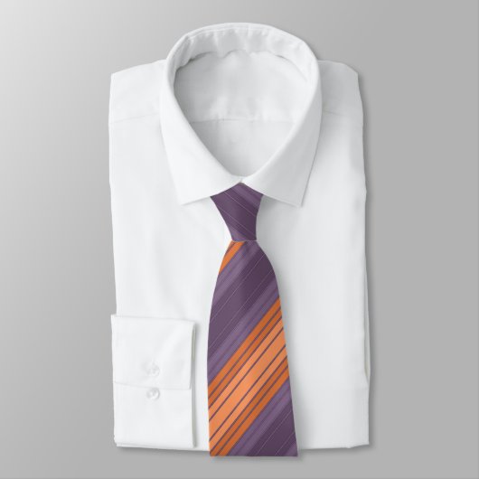 Cravate Jaune avec motif rayé lilas (Attaché)