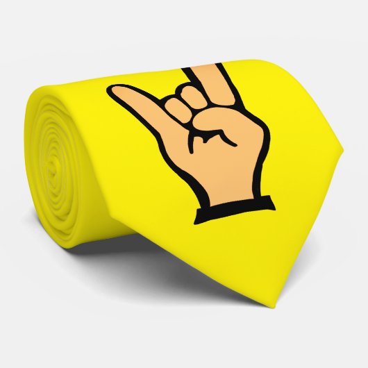 cravate jaune avec un signe de rock à la main (Roulé)