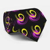 Cravate jaune et violet, jaune et violet, jaune et... (Roulé)
