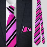 Cravate Joli Motif couleur rose rayures<br><div class="desc">La jolie cravate Motif Colorful Pink Stripes est un cadeau parfait pour Noël et les anniversaires.</div>
