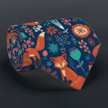 Cravate Joli Renard Rouge Et Fleurs Motif<br><div class="desc">Mignons renards rouges et fleurs motif sans couture sur arrière - plan bleu foncé.</div>