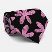 Cravate Jolie fleur - rose sur noir (Roulé)