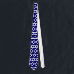 Cravate juive d'étoile de David<br><div class="desc">L'étoile juive de pâque sur un cravate est parfaite pour porter à votre seder,  travail ou au temple pour des services !  Pourquoi cette cravate est-elle différente que toutes autres cravates ?  Puisque c'est les cadeaux juifs exclusifs personnalisés par le feu conçoit.</div>