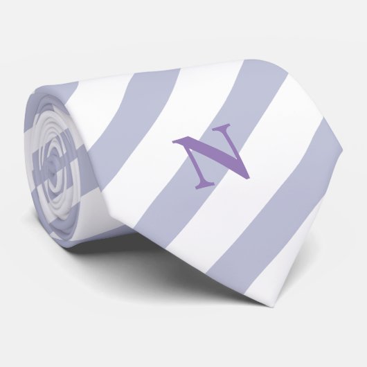 Cravate lavande à rayures bleues délicates monogramme (Roulé)