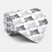Cravate Le chat mignon fait face au motif gris de chat (Roulé)