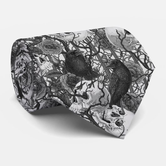 Cravate Le secret de Raven. Illustration gothique sombre e (Roulé)