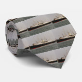 Cravate Le yacht royal "Britannia" dans le port de (Roulé)