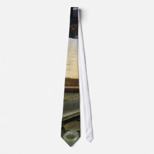 Cravate Ledger and Eyeglasses